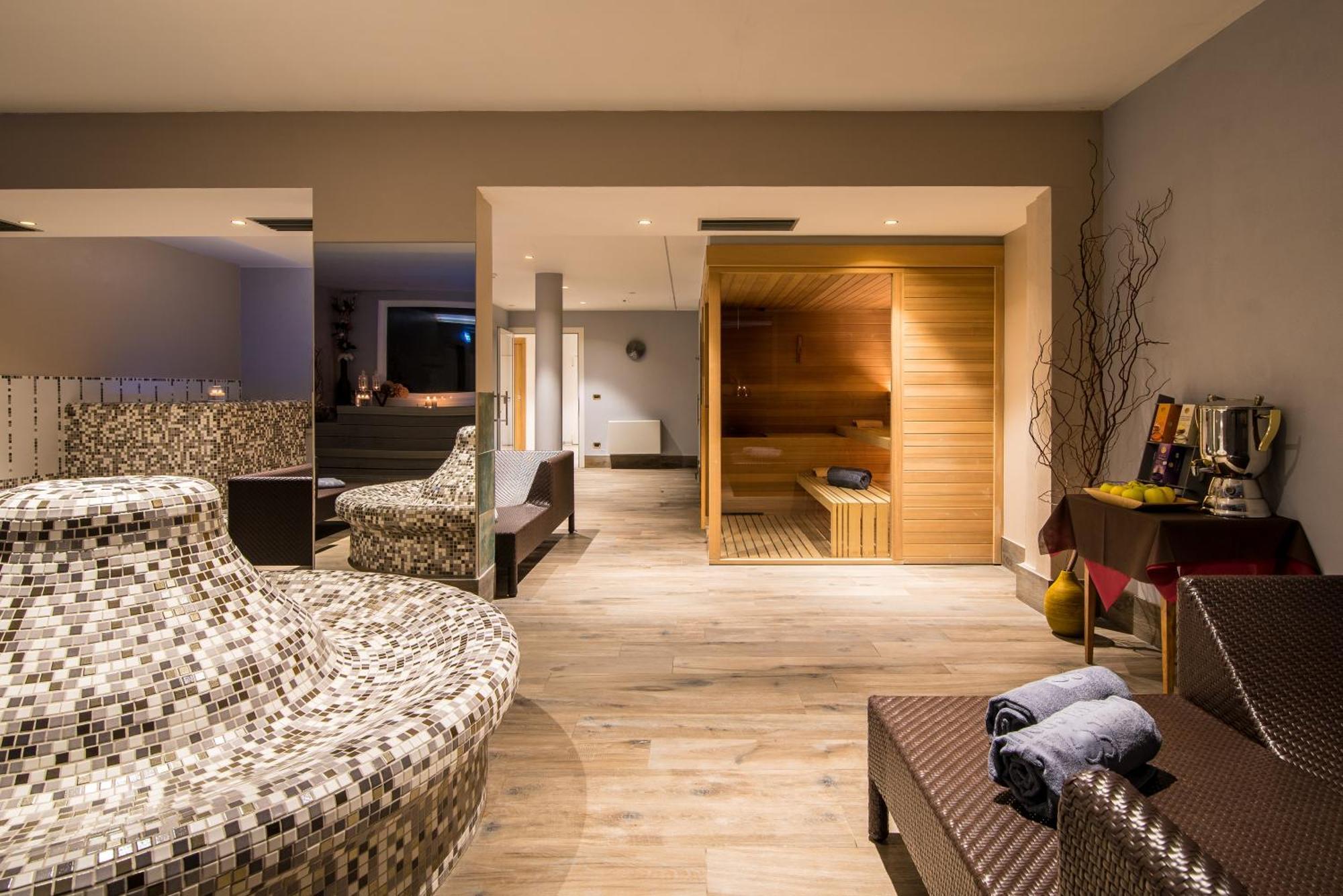 סן מרקו די קסטרוזה Hotel Colfosco מראה חיצוני תמונה