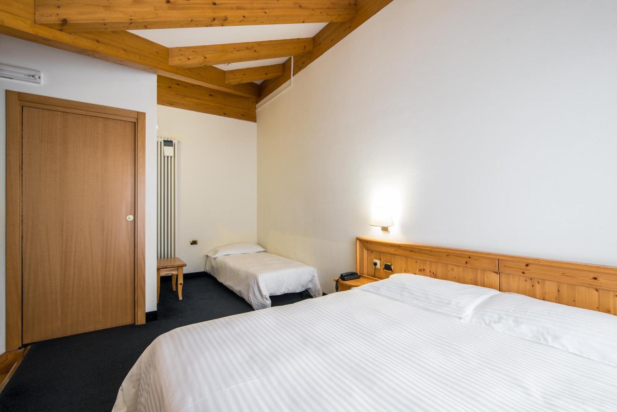 סן מרקו די קסטרוזה Hotel Colfosco חדר תמונה