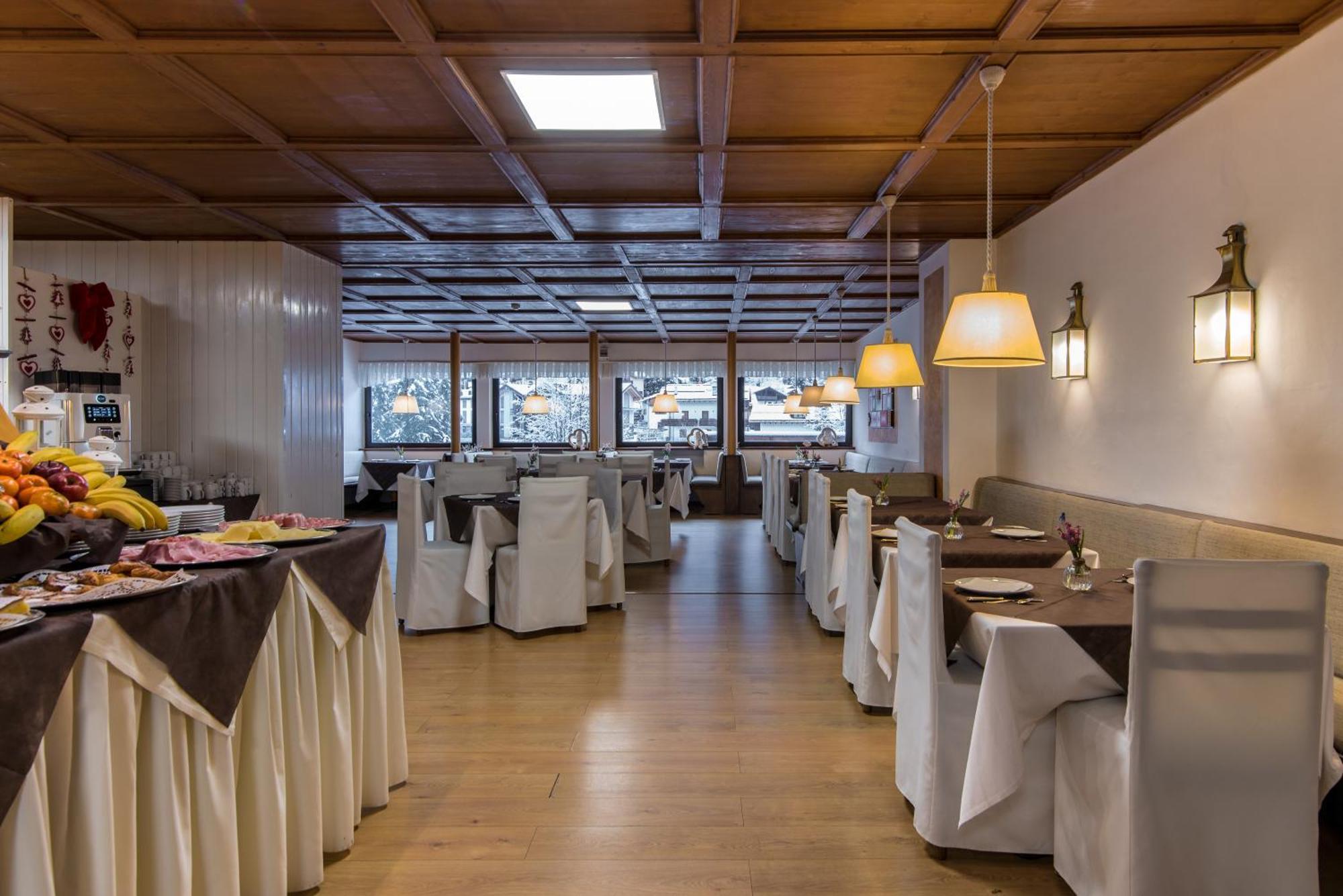 סן מרקו די קסטרוזה Hotel Colfosco מראה חיצוני תמונה
