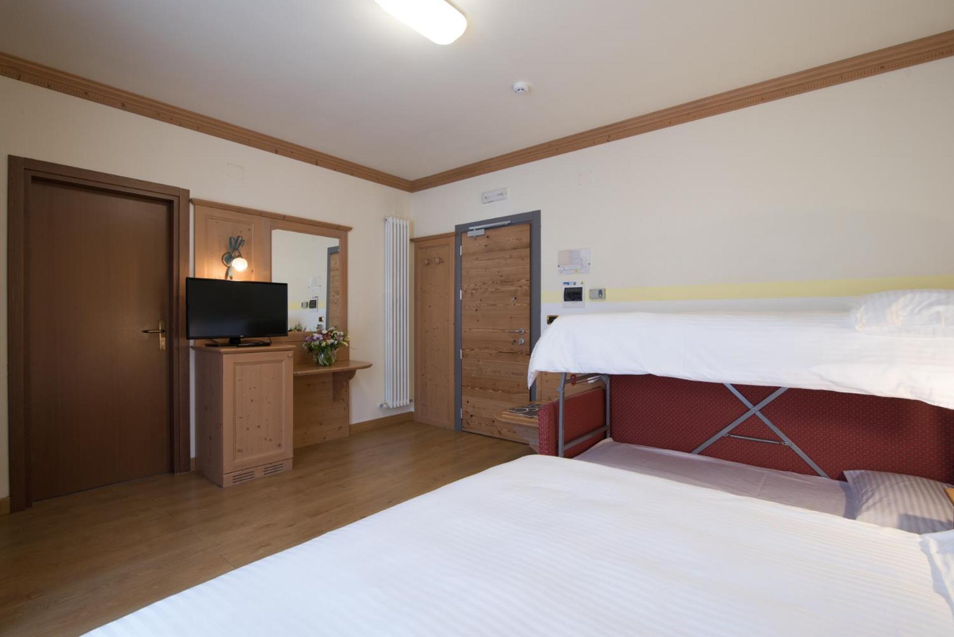 סן מרקו די קסטרוזה Hotel Colfosco מראה חיצוני תמונה